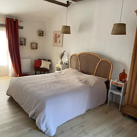 Beautiful House With Swimming Pool, L'echappee Belle