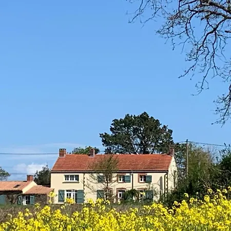 Beautiful House With Swimming Pool, L'echappee Belle *